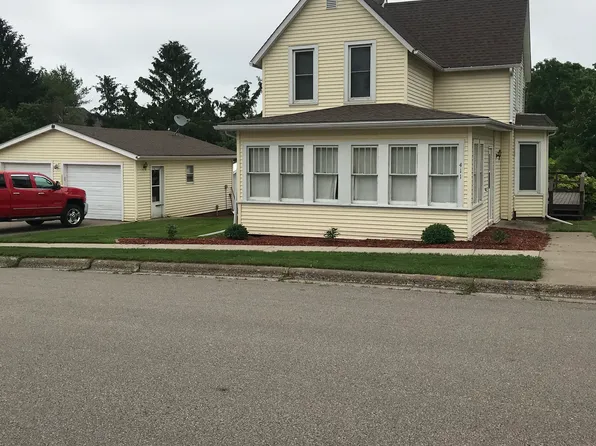411 N Adams St, Lancaster, WI 53813