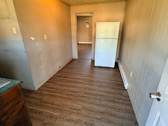 4th image of 119 Springs East Rd #4
