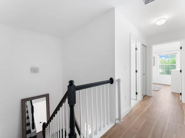 4 Persimmon Court image 15 of 40