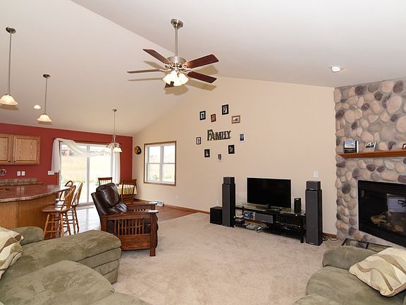 3rd image of 1304 Sunflower Ave