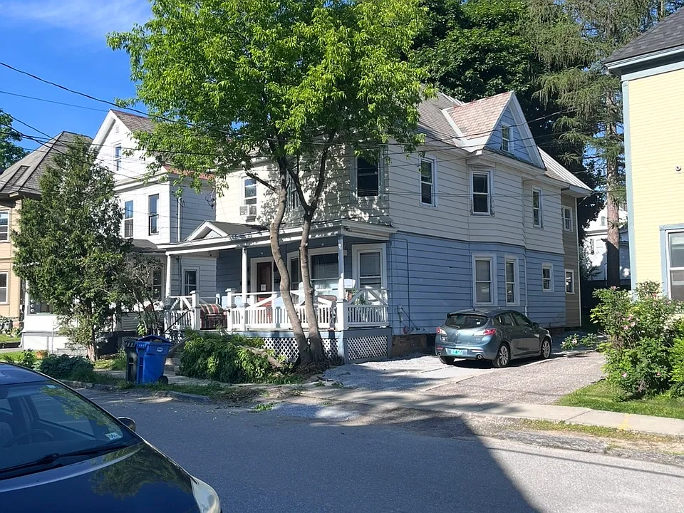 52 Isham St #2