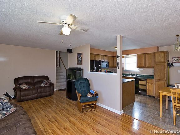 3rd image of 1125 Clark St
