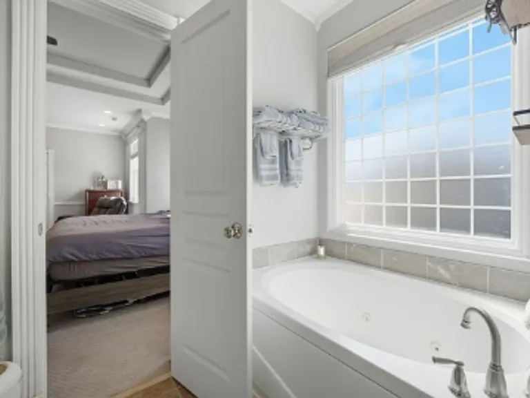 1005 Bay Breeze Dr — Photo 11