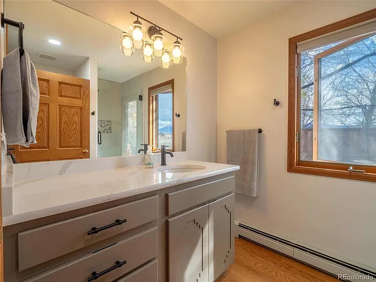 244 Mesa Ct — Photo 16