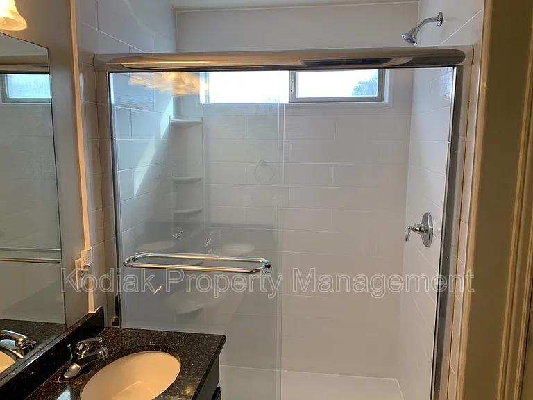 312 N Greenwich Dr — Photo 10
