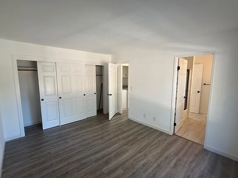 300 Mill Rd — Photo 16