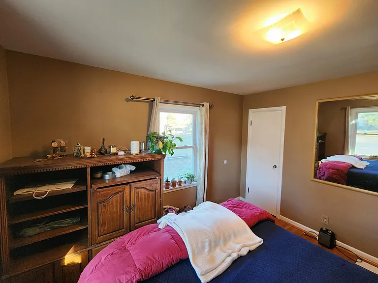 7050 Caroline Ave — Photo 34
