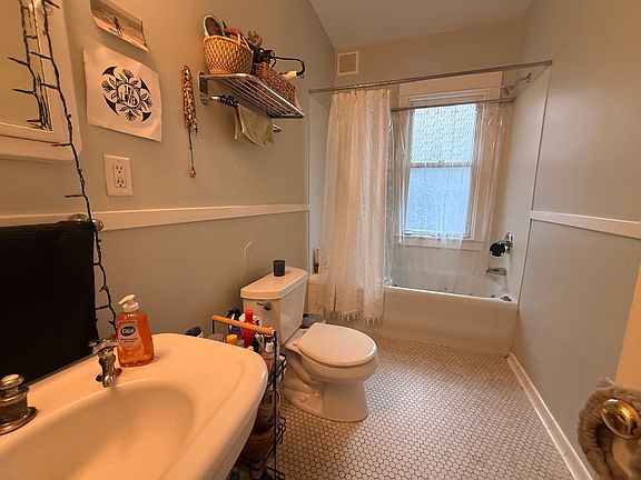 4th image of 106 Prospect Ave SE #2