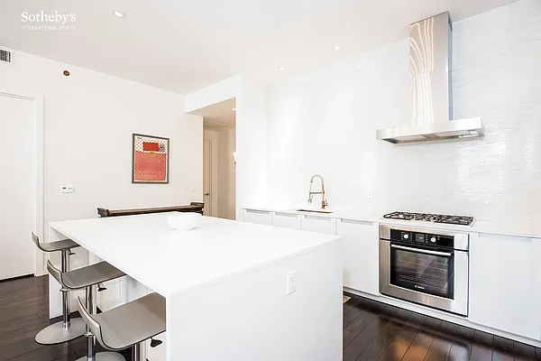 Sold by Sotheby's International Realty | media 4