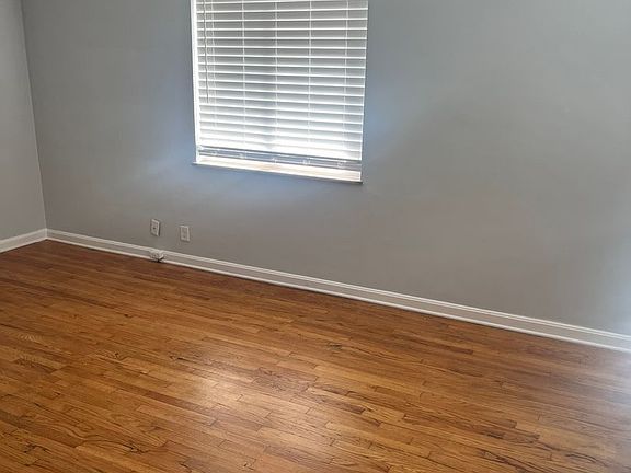 5th image of 1740 Marquette Ave #2