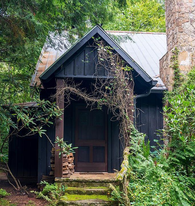 1st image of 1003 Retreat Lane