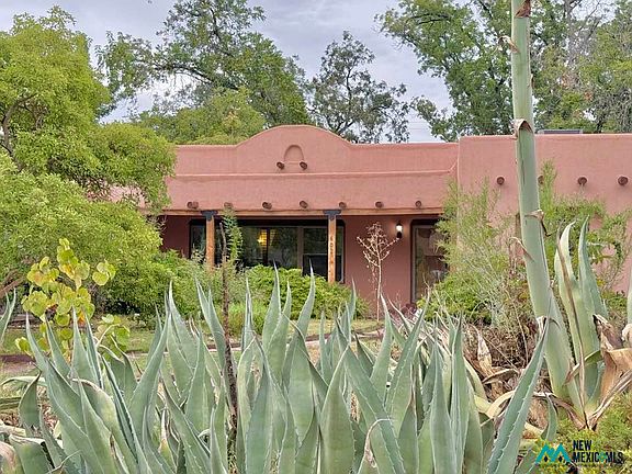 2nd image of 602 Lakeside Dr
