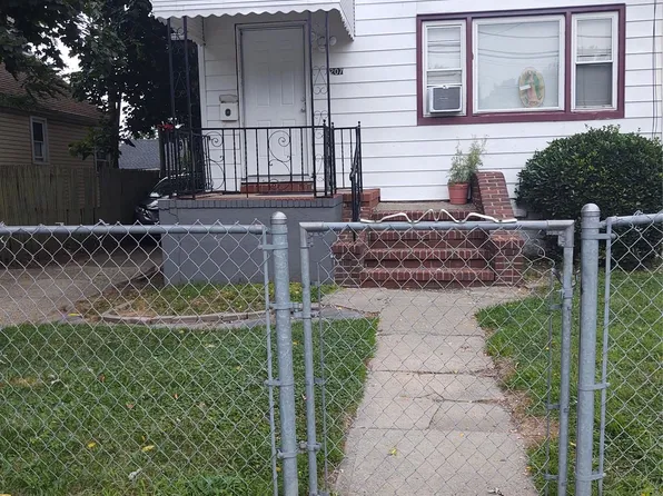 (undisclosed Address), Freeport, NY 11520