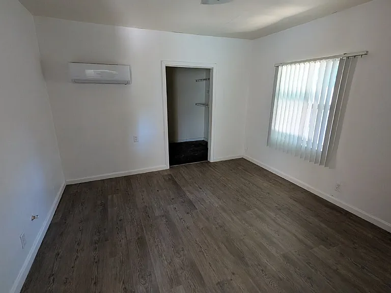 140.5 S G St — Photo 6