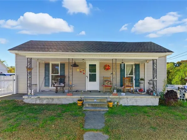 611 Riverside Dr, Eden, NC 27288