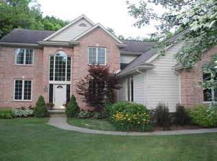 9983 Creekwood Trl, Davisburg, MI