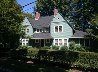 15 Lee Rd, Chestnut Hill, MA 02467
