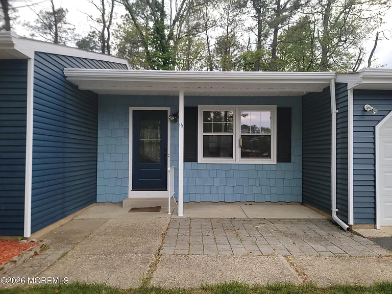 16 Chelsea Dr — Photo 5