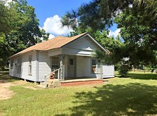 606 W Sabine St, Carthage, TX 75633