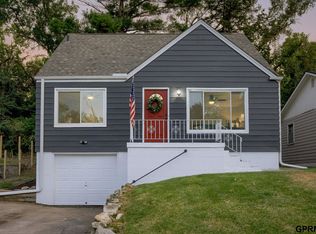 3073 Martin Ave, Omaha, NE 68112