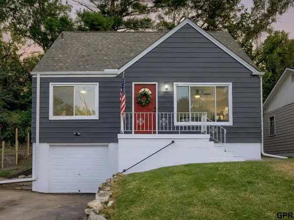 3073 Martin Ave, Omaha, NE 68112
