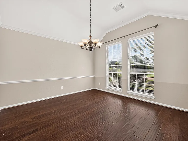2726 Martinec Dr — Photo 4