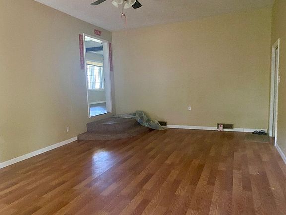 4th image of 27 Kelley Dr
