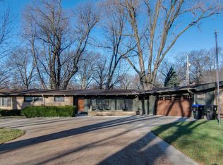 2811 SW Burlingame Rd, Topeka, KS 66611