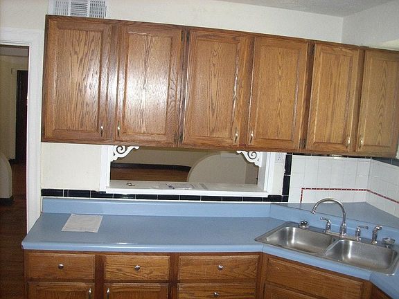5th image of 6711 Glenmore Ave