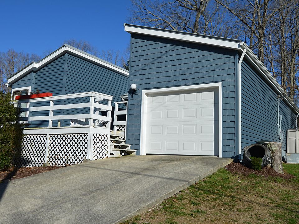 1st image of 118 Lakeshire Dr