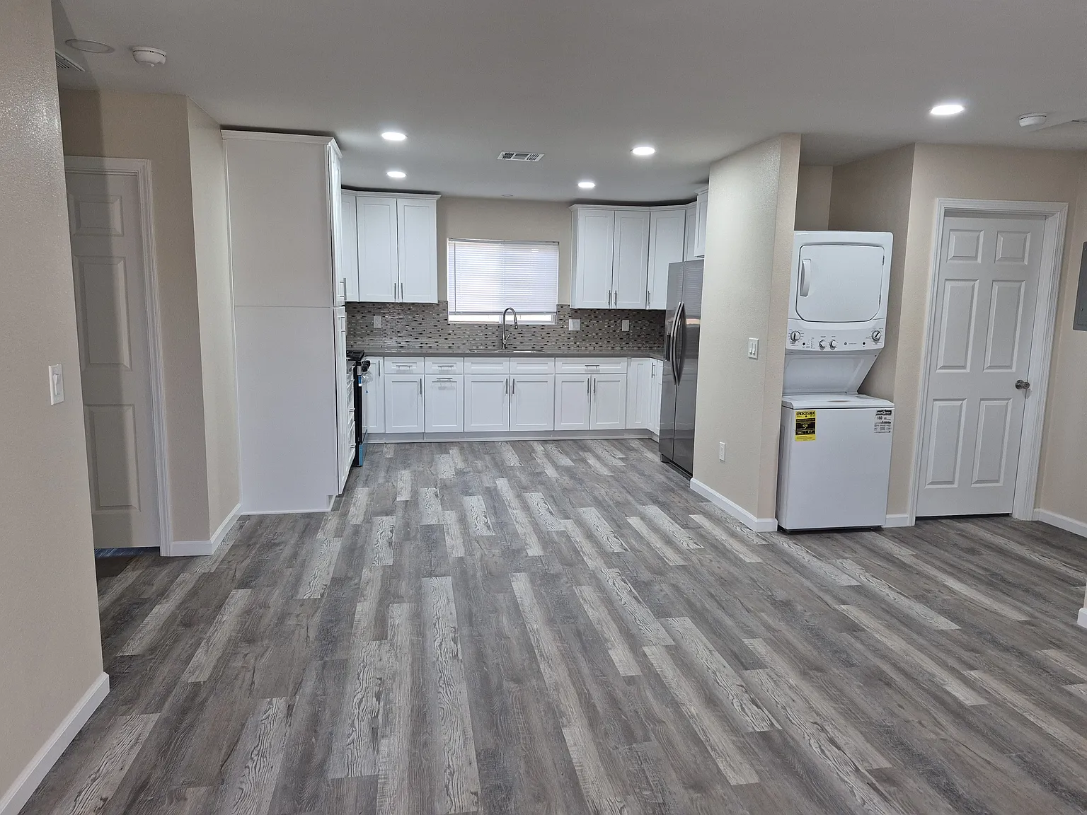 4 bed, 1200 sqft, $2,950 — Photo 1