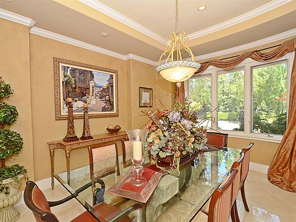 5th image of 37 Brightwood Ln E