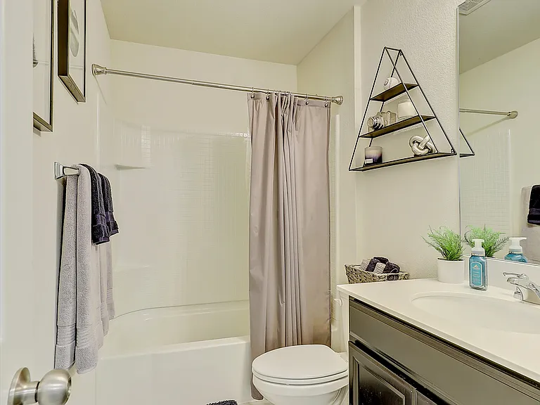 2207 Heaton St — Photo 21