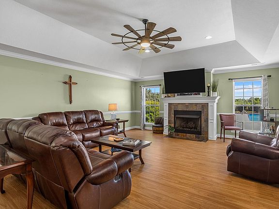 5th image of 49 Mitchell Farm Rd