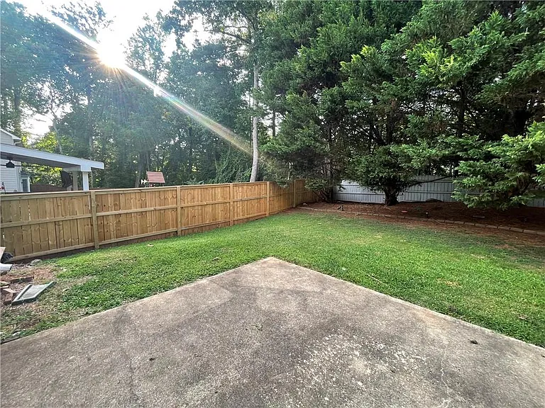 624 Maple Grove Way — Photo 24