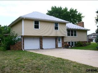 624 S 150th St, Omaha, NE 68154