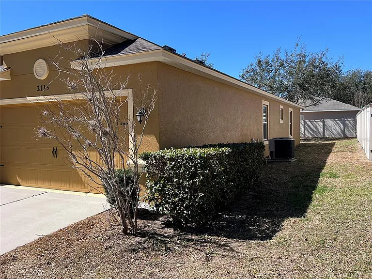 2115 Waseca Ln — Photo 4