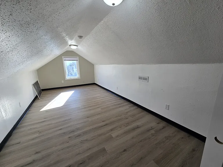1125 N Barclay St — Photo 21