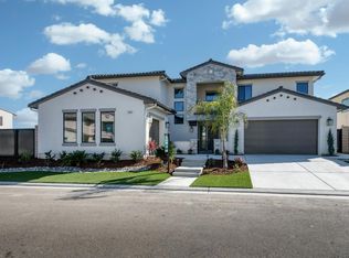 11664 N Range View Dr, Fresno, CA 93730