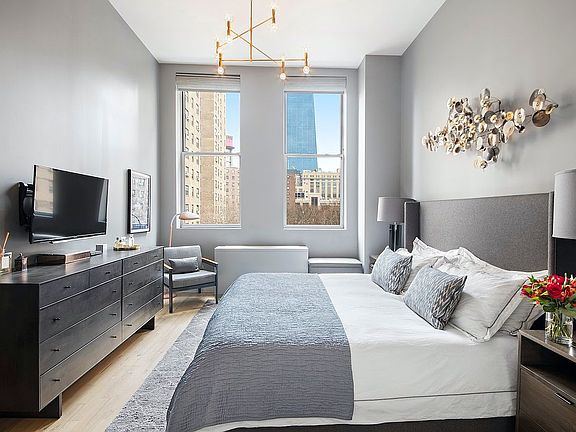 3rd image of 420 W 25th St APT 4C