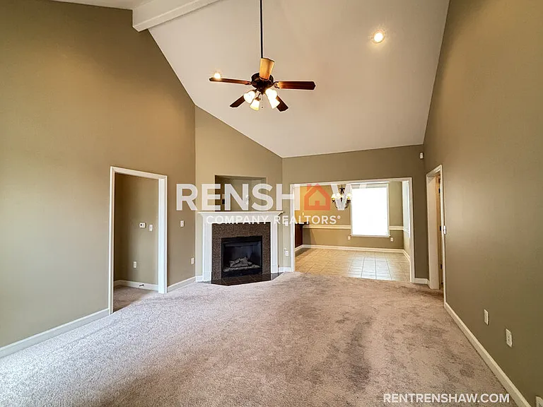 1381 Calumet Farms Dr — Photo 3