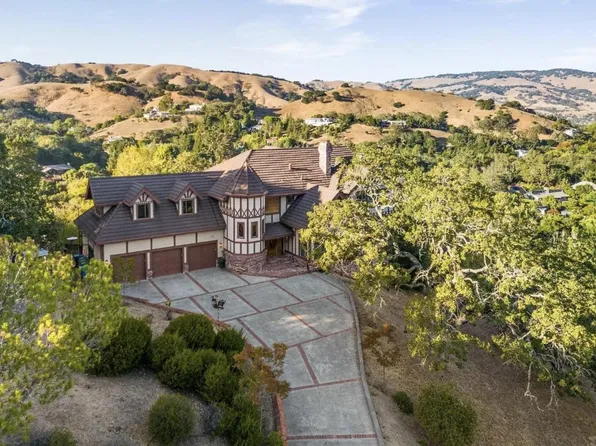 20 Palomino Cir, Novato, CA 94947