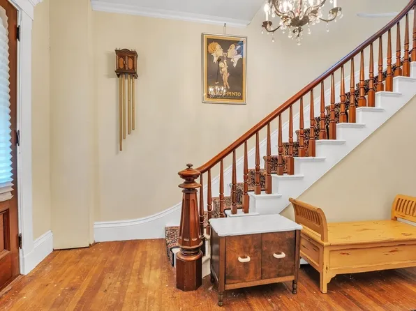 51 Grove Ave, Leominster, MA 01453