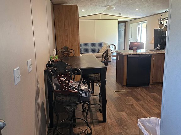 3rd image of 426 S D Garner Rd