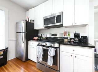 37 Magoun St #R3, Cambridge, MA 02140