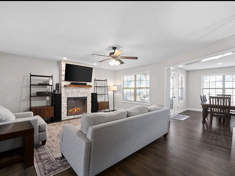 718 Banister Dr — Photo 6