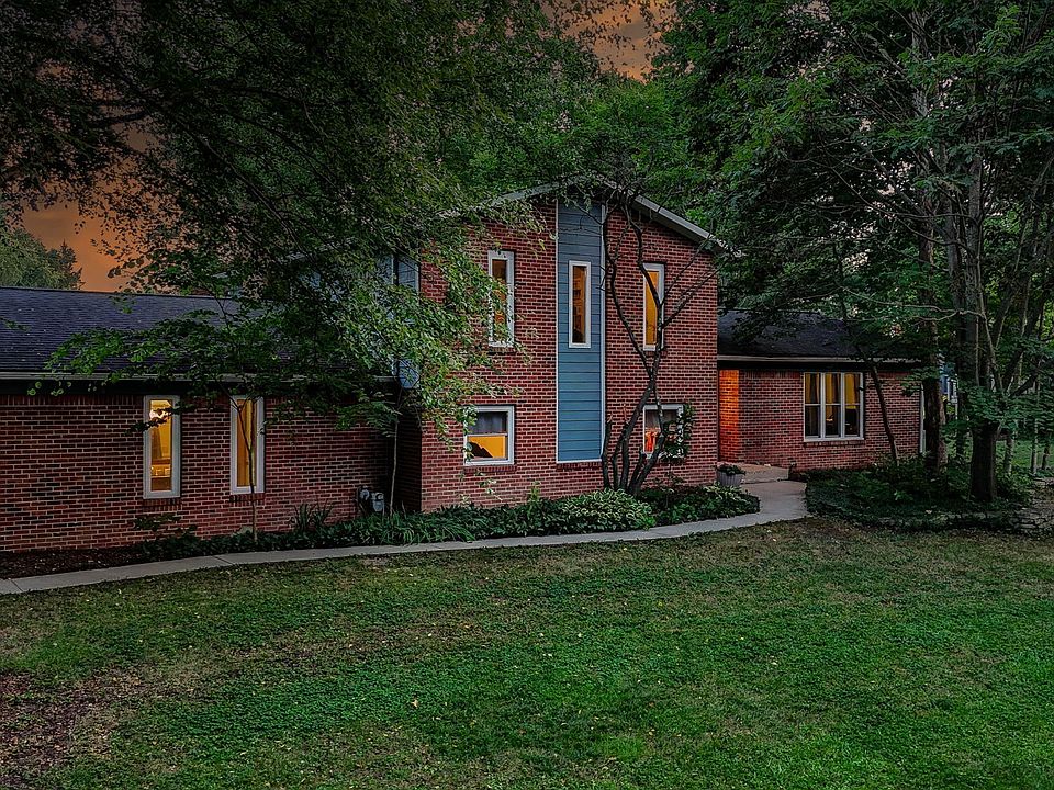 1st image of 812 Eaglewood Dr