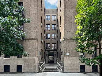 712 West 176th Street in Hudson Heights