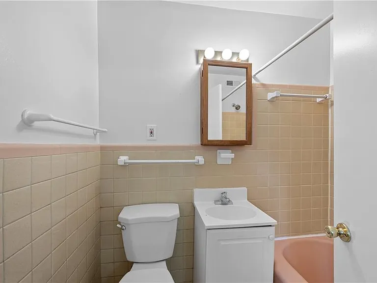 11 Peachtree Hills Ave NE #B5 — Photo 11
