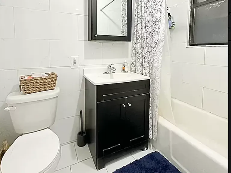 333 W 43rd St #4A — Photo 7